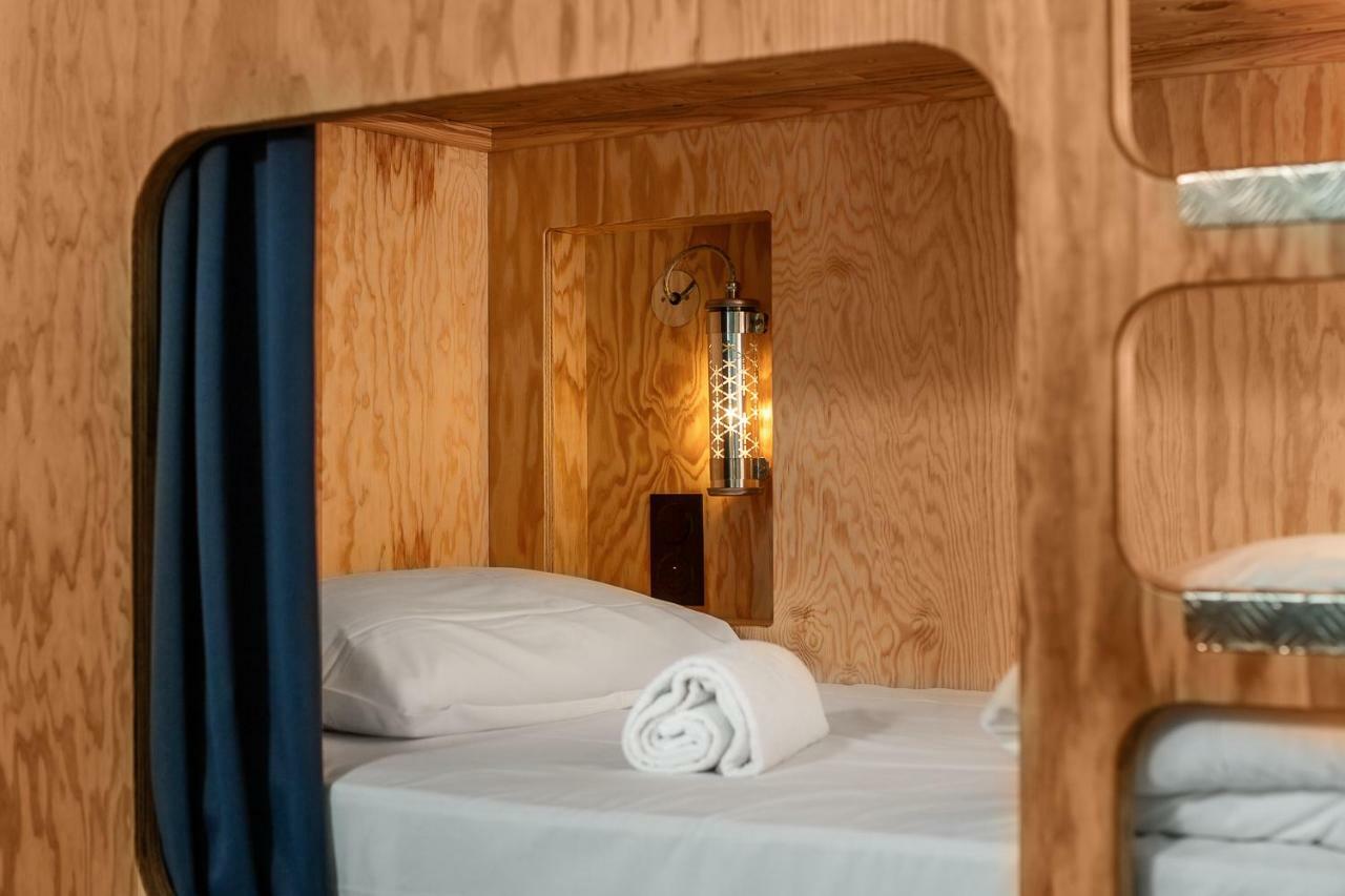 Eklo Bordeaux Centre Bastide Hotel Екстериор снимка